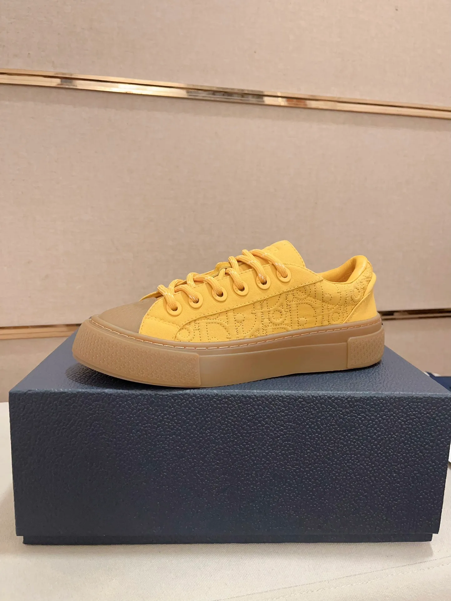 Men's shoes 💰: 680💰 [Dior·Dior] Top 🔍Couple model 💏🔍New casual sports style couple shoes, new four-season design, perfect workmanship, lace-up lazy style to create cabinet quality, upper: imported first-layer cowhide, sheepskin lining is soft and comfortable, ultra-light TPU wear-resistant outsole, simple, versatile fashion men's shoes, excellent color code number 35--44